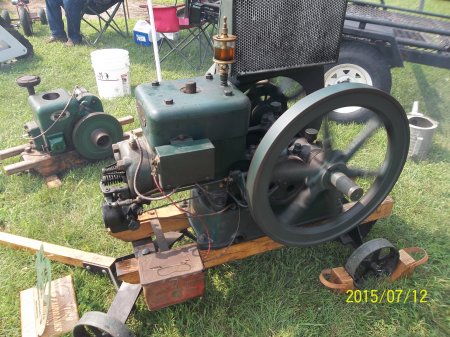 Antique_Engines_Pumps_Cars_at_Pepperell_Crankup_Summer_2015
